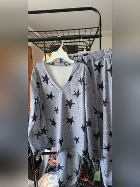 Star Print Two-Piece Lounge Set in Heather Blue-Gray and Black W/pockets